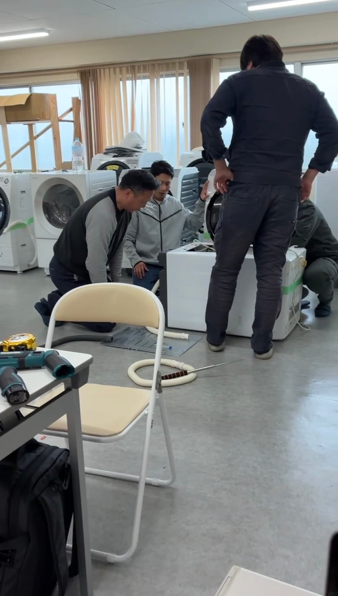 月収+50万円。量販店エアコン工事から“修理”で働き方が変わった理由
